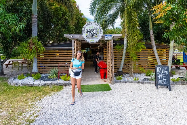 Organic products are close to you at Southwest Ranches Farmer's Market in Southwest Ranches.