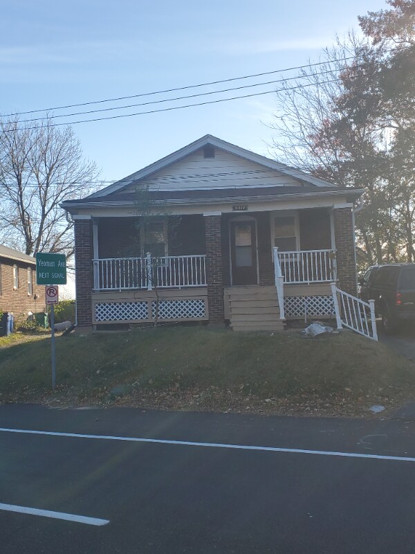 8414 Midland Blvd, Saint Louis, MO 63114 - photo 1