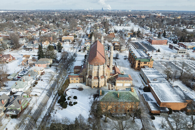 Rosary Cathedral School is a private school in Toledo.
