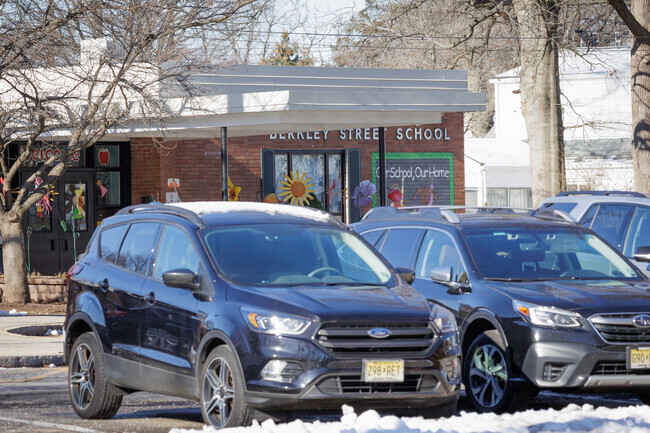 Berkley Elementary School in New Milford, NJ has  a student-teacher ratio of 15 to 1.