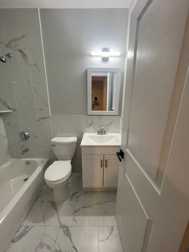 235 Burbank Ave unit 2, Staten Island, NY 10306 - photo 7