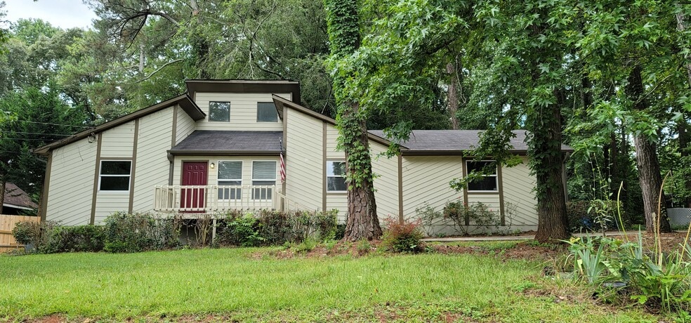 804 Emerald Forest Cir, Lawrenceville, GA 30044 - photo 1