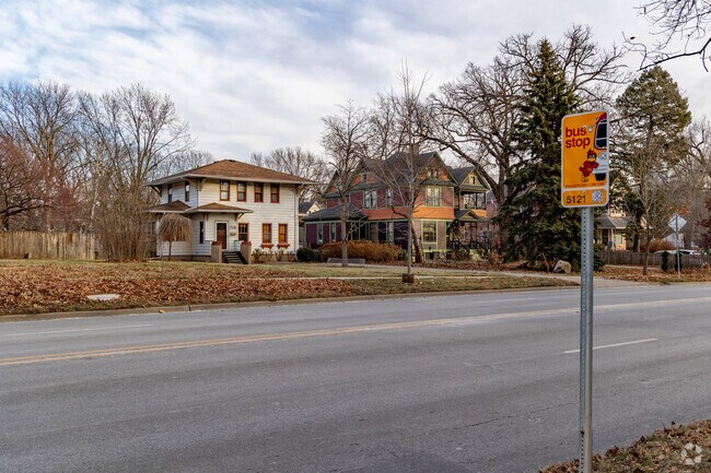 he CyRide bus system connects Brandshell to Ames and beyond with ease.