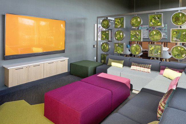 Media lounge