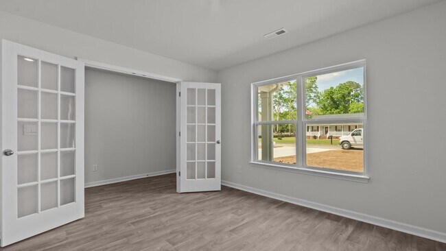 106 Claude St, La Grange, NC 28551 - photo 5