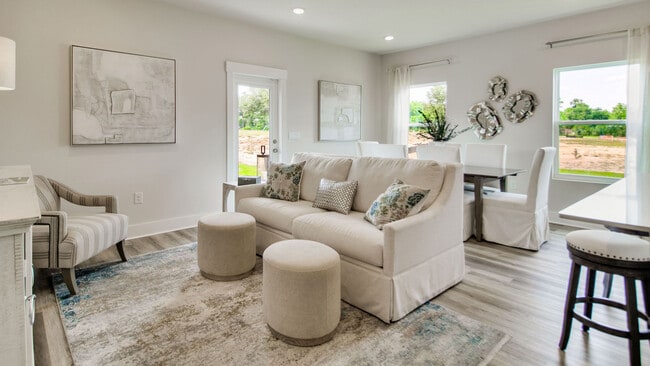 321 Callie Dr, Crestview, FL 32536 - photo 2