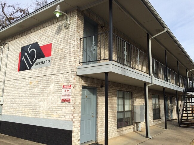 115 Bernard St unit 4, Denton, TX 76201 - photo 2