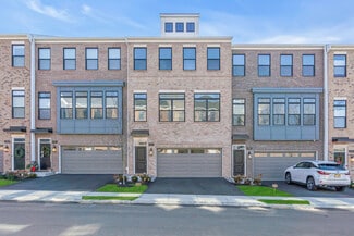 6 Augustus Dr, Middletown, NJ 07748