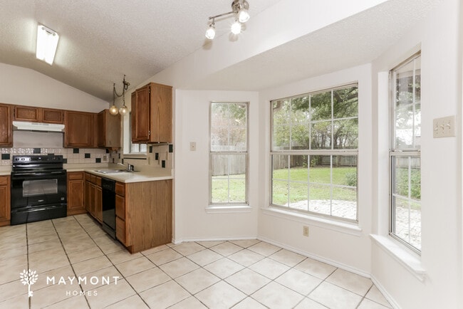 2333 Cromwell Dr, Arlington, TX 76018 - photo 5