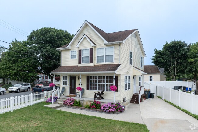 Newer homes are being built in the Mount Pleasant neighborhood.
