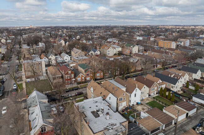 Residents enjoy the proximity to public transit in Little Village.