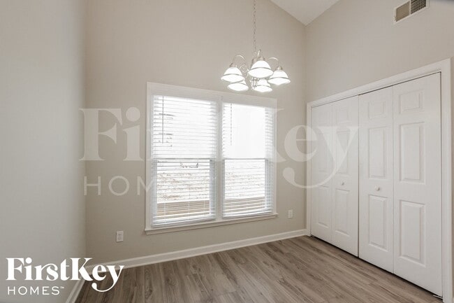 3321 Argyle Ln, Greensboro, NC 27406 - photo 5