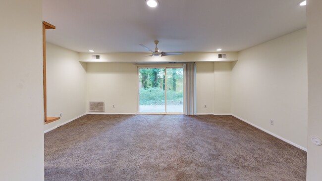 1208 Schaub Dr unit B, Raleigh, NC 27606 - photo 2