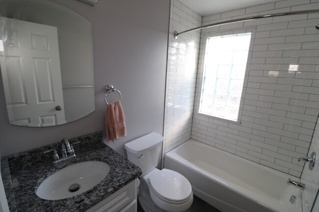 2022 E Saratoga St, Ferndale, MI 48220 - photo 7