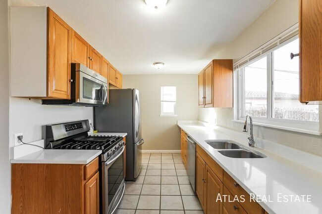 2241 N Moline St, Aurora, CO 80010 - photo 3