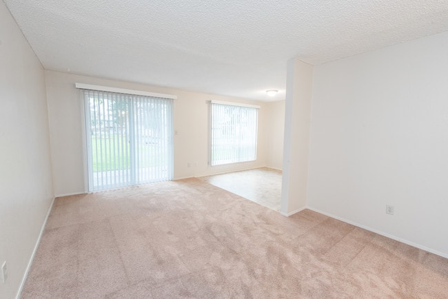 Elm Valley Apartments, Sumner, WA 98390 - photo 3