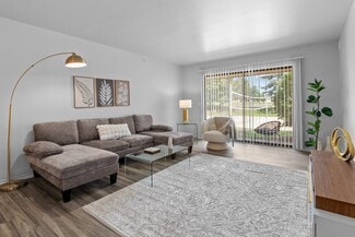 4520 Dover Hills Dr, Kalamazoo, MI 49009