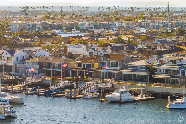 The western shore of the Bayshores neighborhood features spetacular homes and boat slips on the bay.