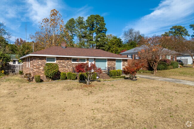 Brick ranch houses are popular throughout the Belvedere area.