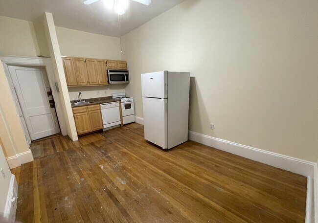 1318 Commonwealth Ave unit 3A, Allston, MA 02134 - photo 3