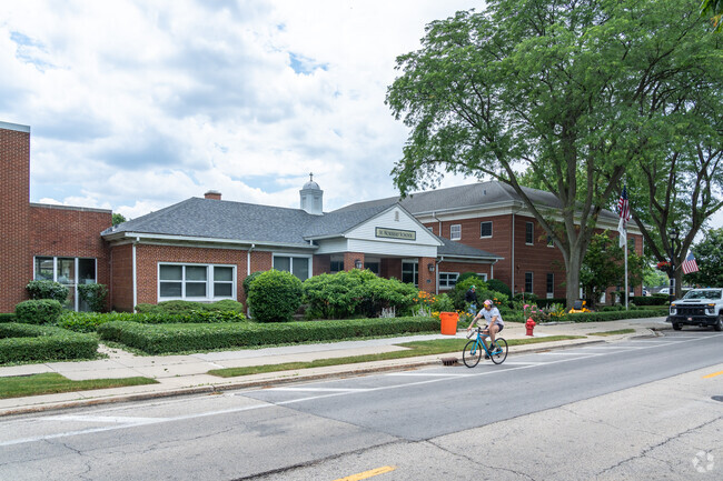 St. Norbert School is a private Catholic grade school in Northbrook, IL.