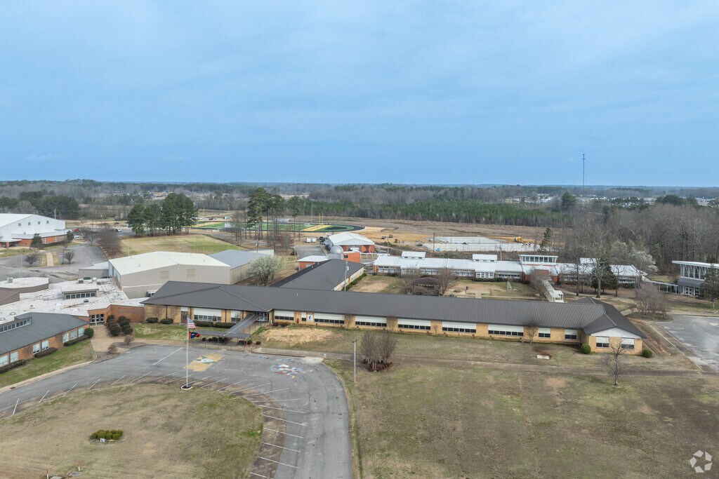 Boonville students attend R H Long Middle School for grades 5 through 8.