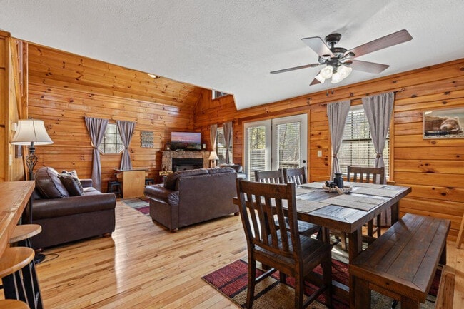 1652 Raccoon Den Way unit ID1266362P, Sevierville, TN 37862 - photo 2