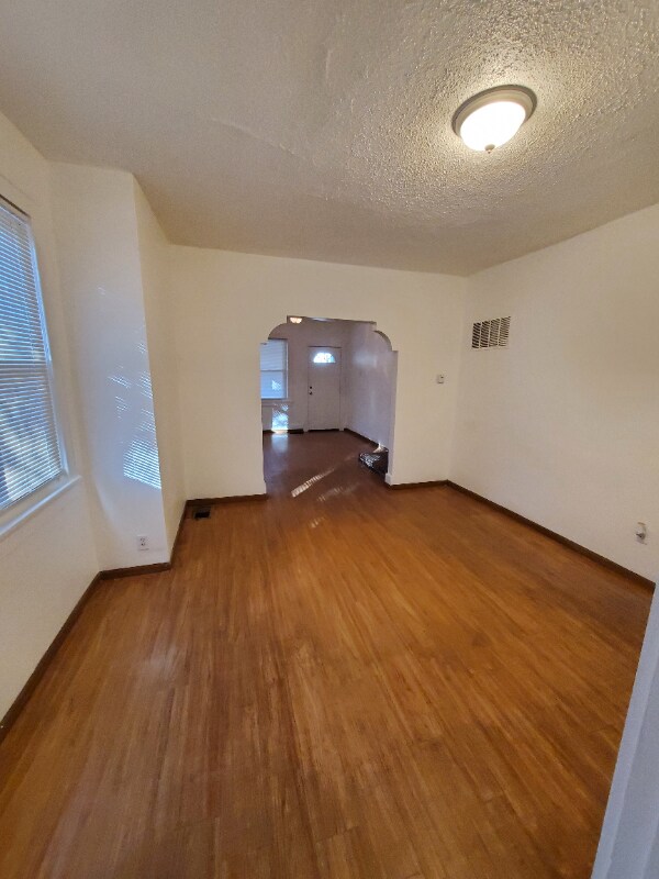 8414 Midland Blvd, Saint Louis, MO 63114 - photo 3