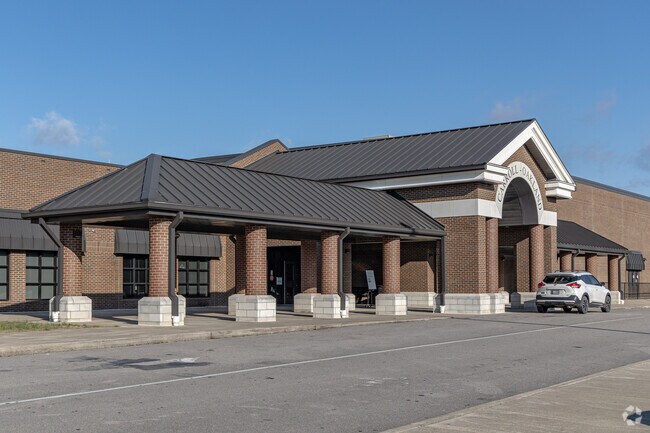 As of 2023 Carroll-Oakland Elementary had a student population of 725.