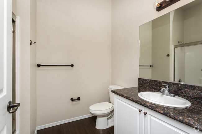2/2 Up Attached Bath To Primary Bedroom