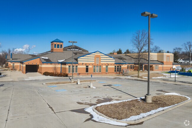 Vinton Elementary welcomes eager minds from Monon.