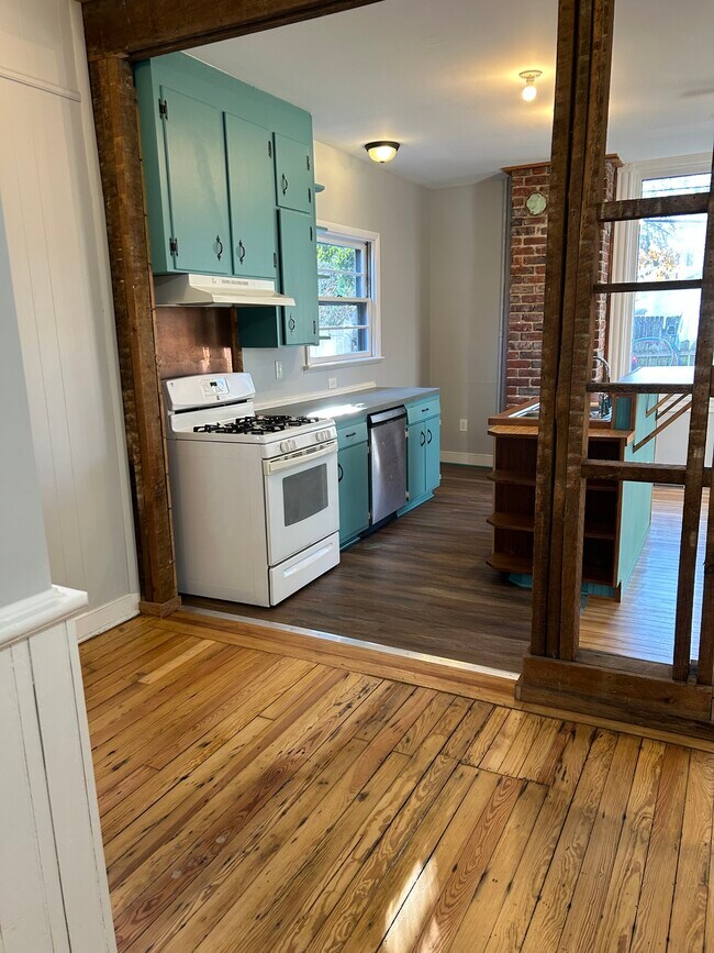 1103 Oakwood Ave unit . 1B, Richmond, VA 23223 - photo 2