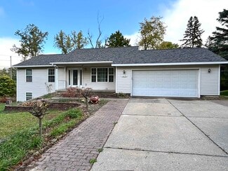 4438 Morningside Dr SE, Kentwood, MI 49512