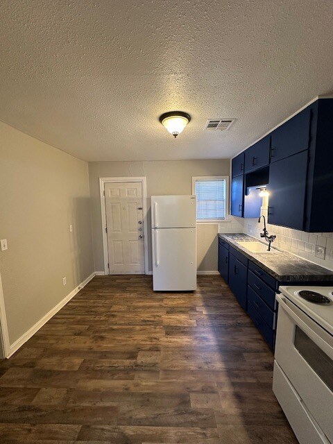 518 E Lockheed Dr, Oklahoma City, OK 73110 - photo 4