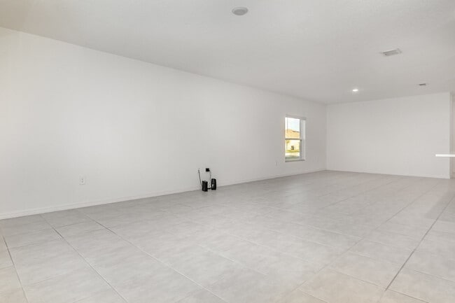 176 Citrine Loop, Kissimmee, FL 34758 - photo 2