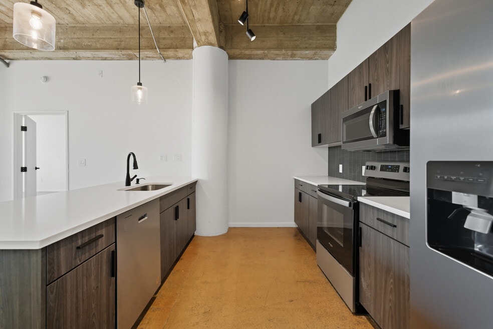 Teweles Seed Tower Apartments, Milwaukee, WI 53204 - photo 1