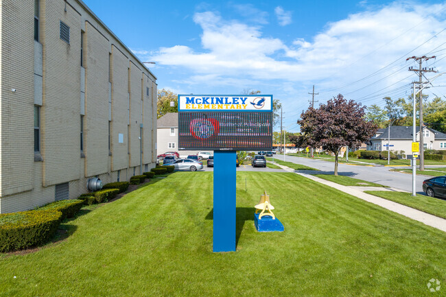 McKinley Elementary School is located in Bellwood, IL.