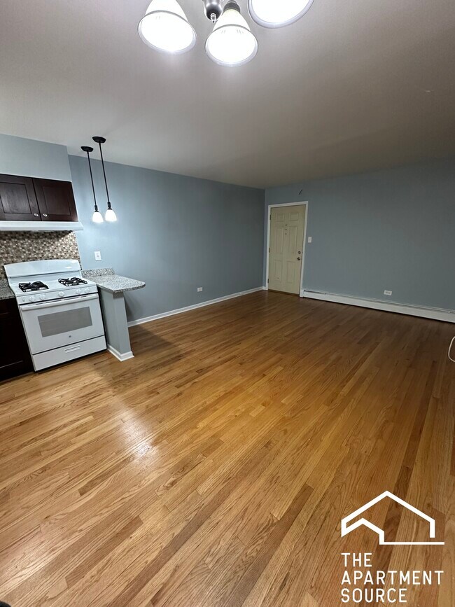 8504 Waukegan Rd unit 14, Morton Grove, IL 60053 - photo 4