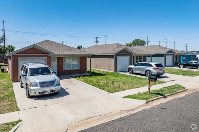 New Traditional homes neatly line the streets of Windmill.