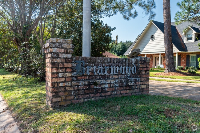 Briarwood is known for its friendly, close-knit community and neighborly feel.