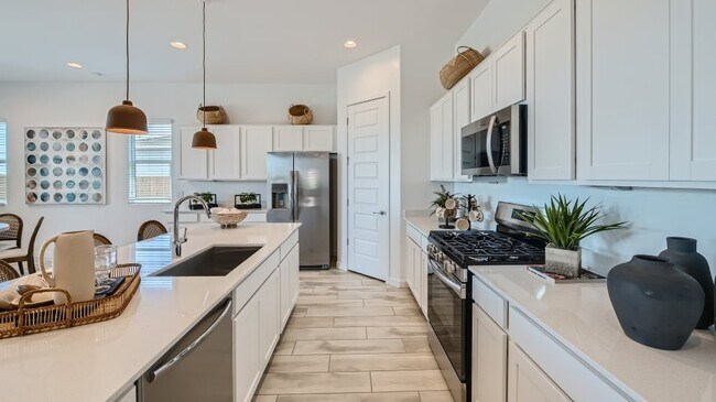 10052 S Dutchman Dr, Apache Junction, AZ 85120 - photo 4