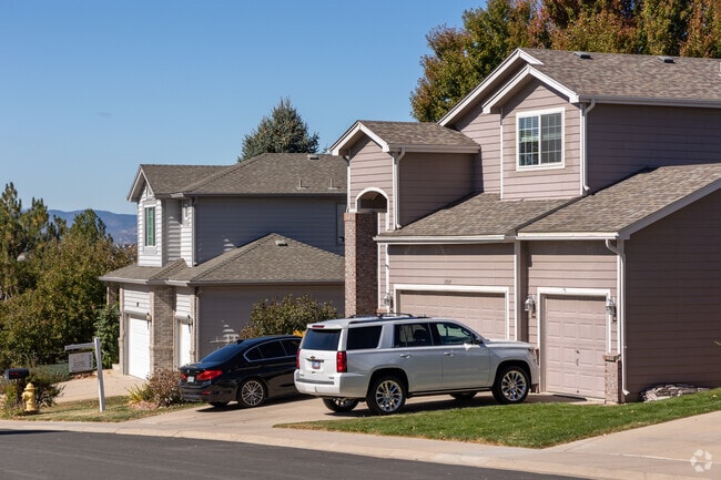 Home sizes in The Woodlands range from 7,000 sq ft lots to half-acre parcels.