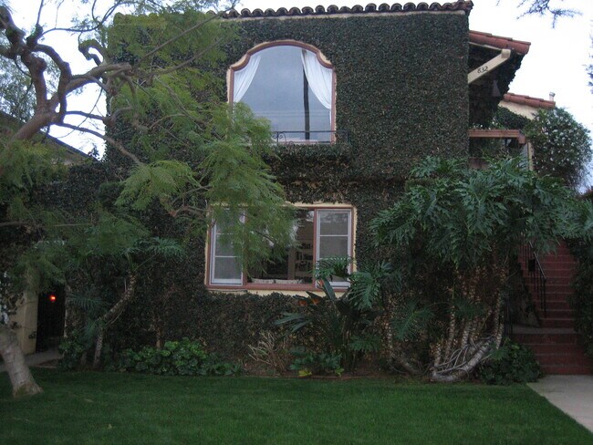 834 12th St, Santa Monica, CA 90403 - photo 2