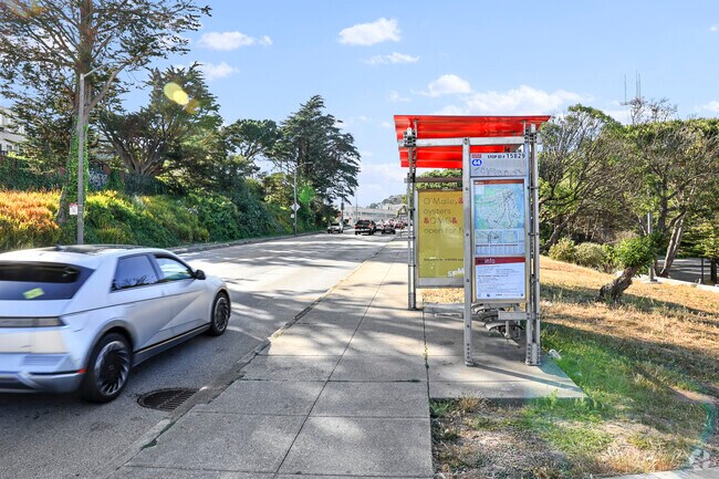 One of the many bus station in Diamond Heights, they are easy to get to.