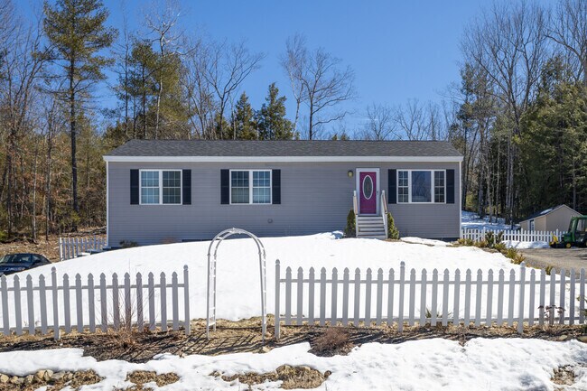 Modern ranch-style homes are most commonly found in Waterboro.