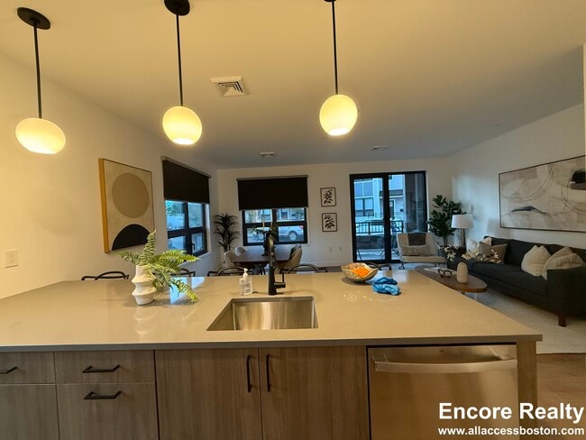 199 Gardner St unit 113, Boston, MA 02132 - photo 4