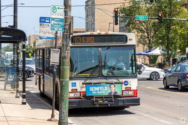 CTA Bus routes run a long the major thoroughfares of Marquette Park making commuting easy.