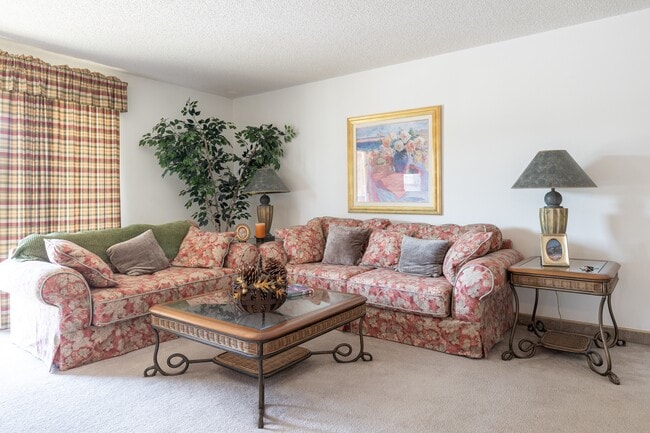 Cedar Crest Apartments, Overland Park, KS 66212 - photo 6