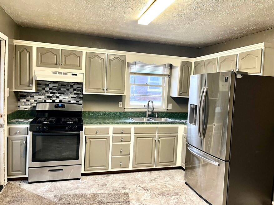 345 Peachtree Rd, Lexington, KY 40509 - photo 1