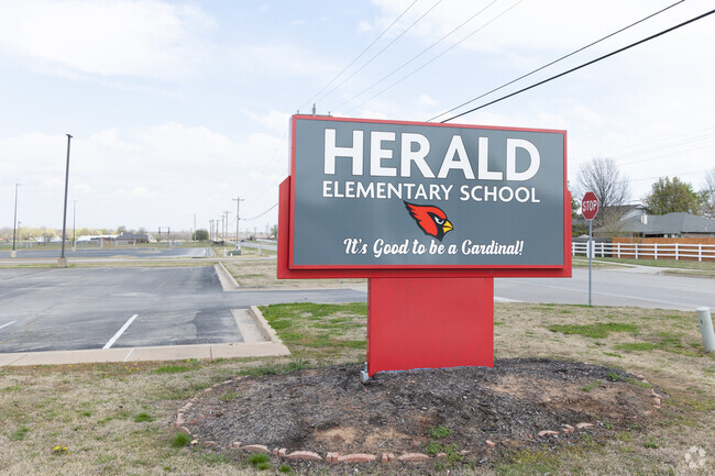 Herald Elementary School is part of the Collinsville Public School System.